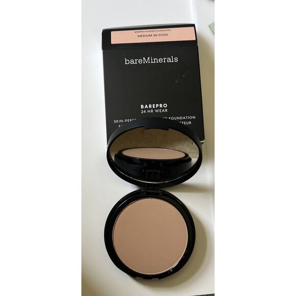 bareMinerals Barepro 24 Hr Skin-Perfecting Powder Foundation 30 Medium Cool - Picture 5 of 5